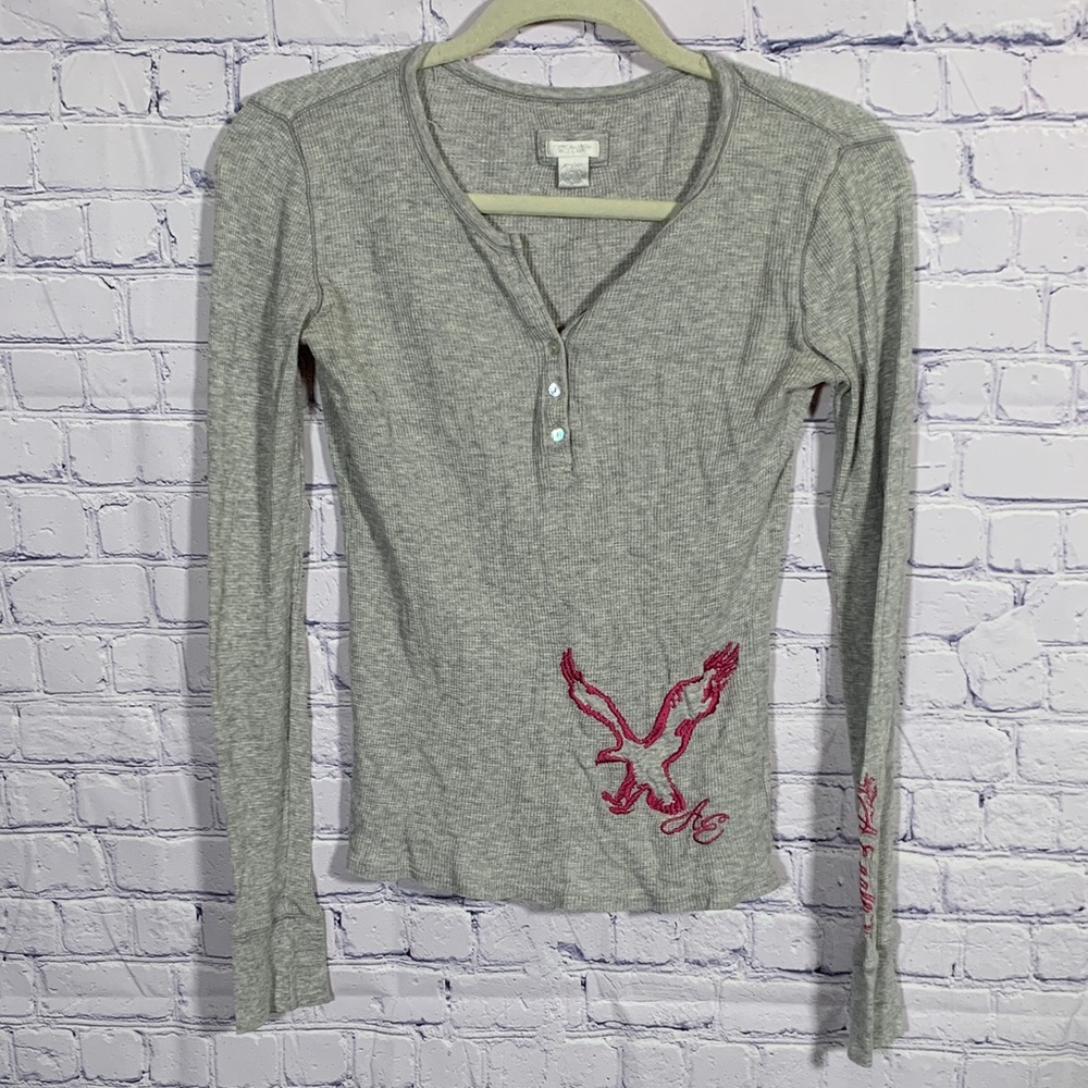 American Eagle Womens Y2K Ribbed Long Sleeve Henley Gray Sz M 90s Fitted Graphic